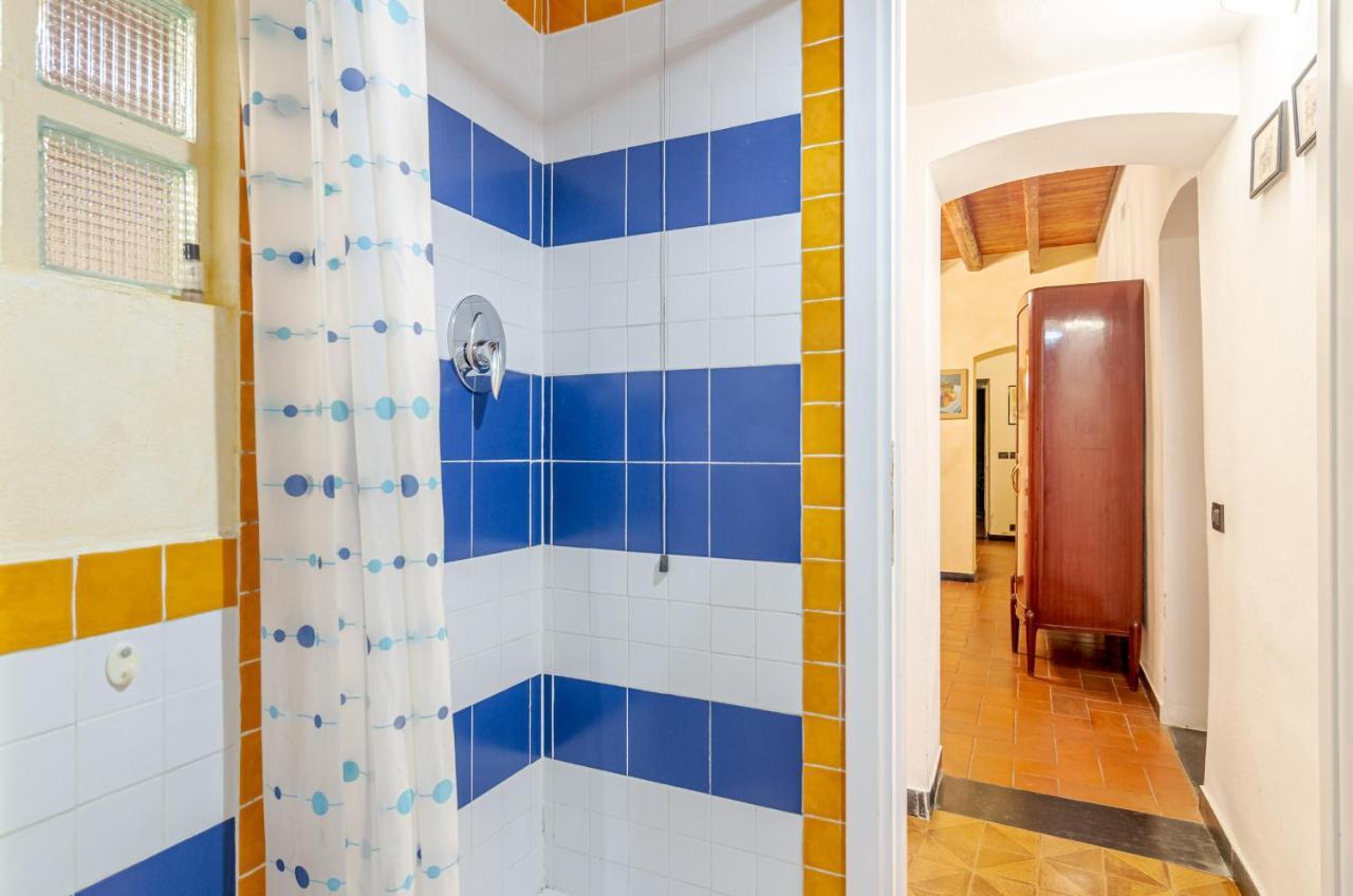 Recco Apartment With View And Pool Luaran gambar